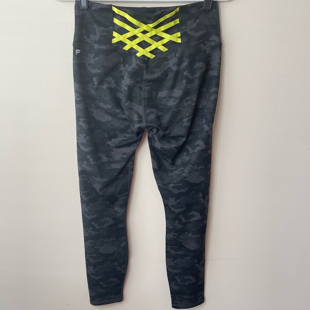 Fabletics Camo Leggings Size Small